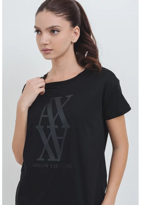 Свободна тениска с овално деколте