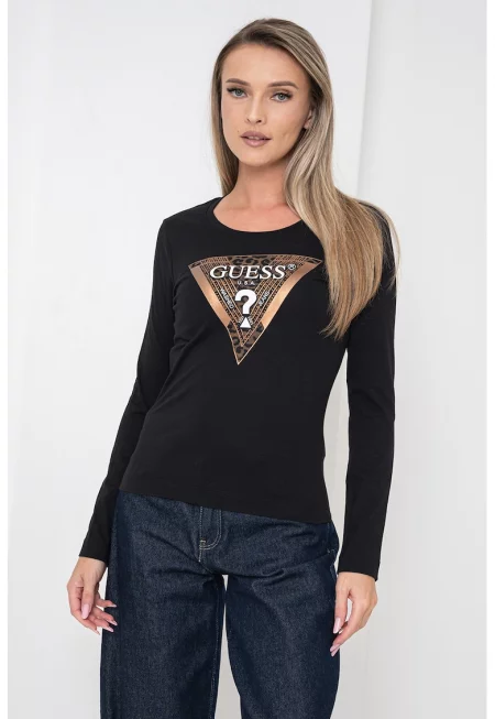 Вталена блуза с овално деколте и лого