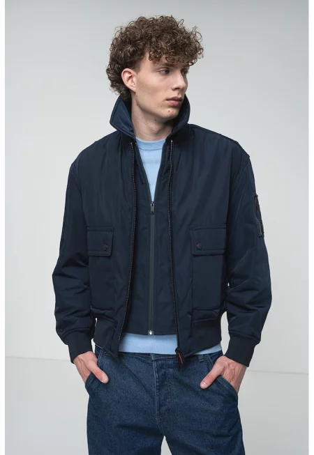 Яке с джобове и цип