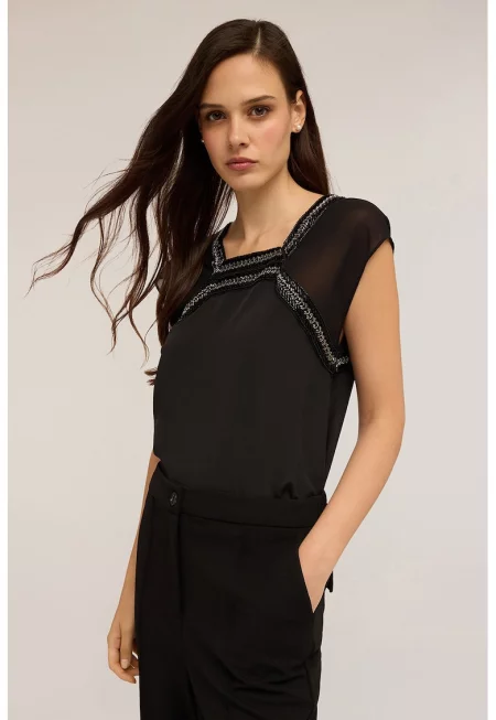 Блуза с къси ръкави и квадратно деколте