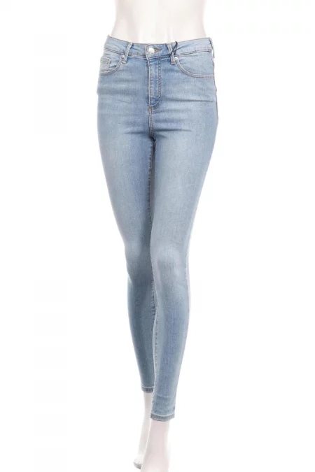 Дрехи Ластични дънки VERO MODA