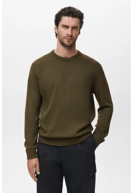 Едноцветен пуловер с овално деколте