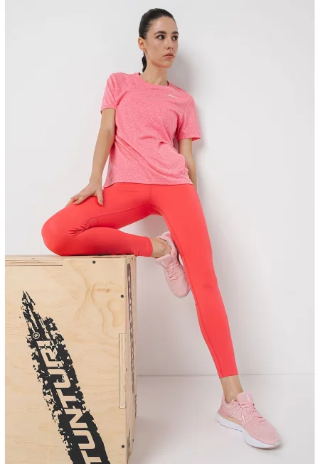 Фитнес тениска с Dri-Fit T и лого