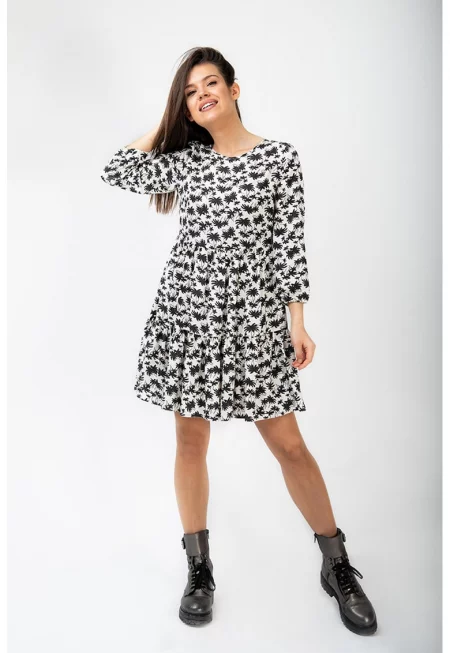 Къса рокля със свободна кройка