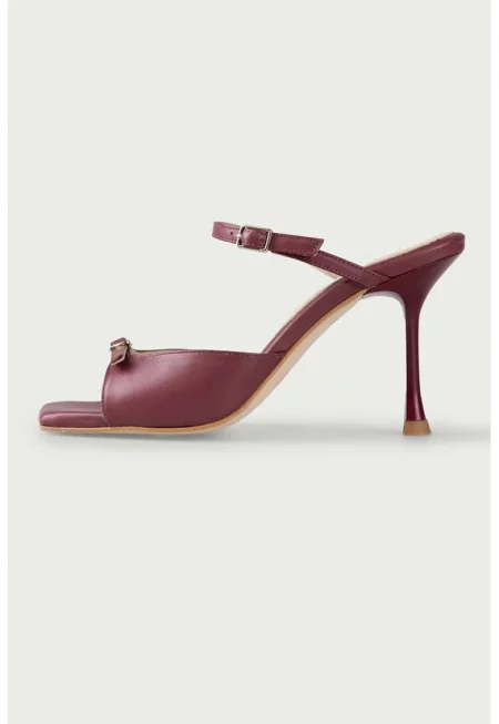 Кожени сандали Valentina с ток - Тъмнокафяв