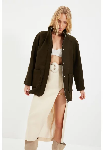 Палто с цип и пришити джобове