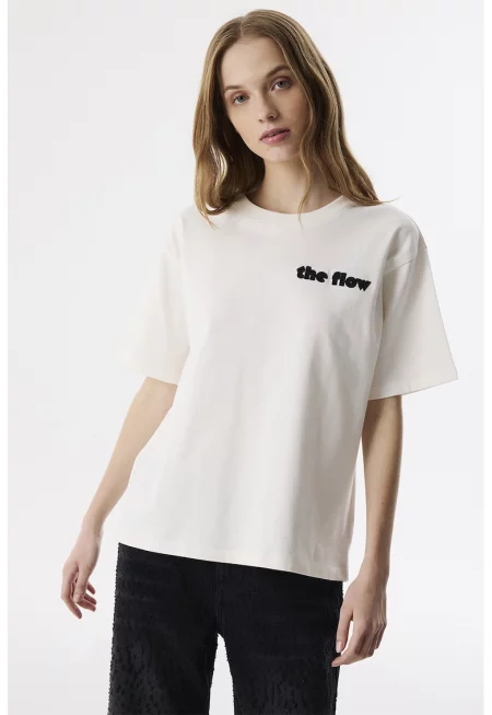 Памучна тениска с овално деколте и надпис