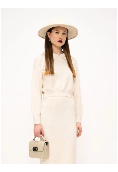 Пуловер с класическа яка и релефни детайли - Бледо розово