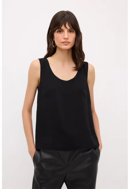 Свободен едноцветен топ - Черен