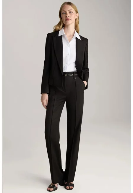 Тениска с прилепнала кройка и лого отпред - Бял