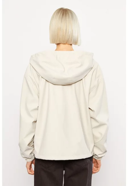 Яке с качулка и пришити джобове