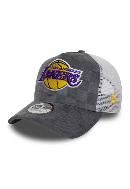 Джинсова шапка с шарка на Los Angeles Lakers