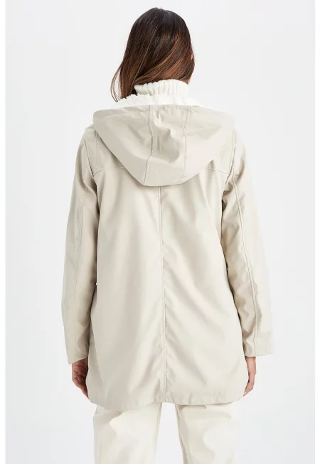 Парка с качулка и мъхеста подплата