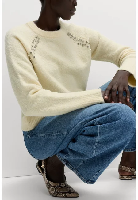 Пуловер с вълна и декоративни камъни - Мръснобял