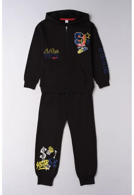 Спортен екип с худ с цип и шарка