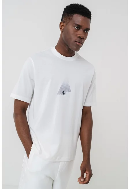 Тениска с графична щампа опред