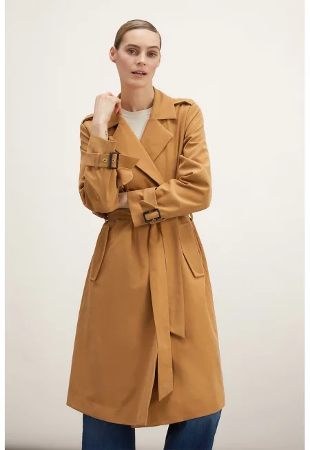 Тренч с раздвоен ревер