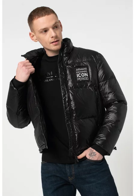 Зимно яке с пухена вата и пришито лого