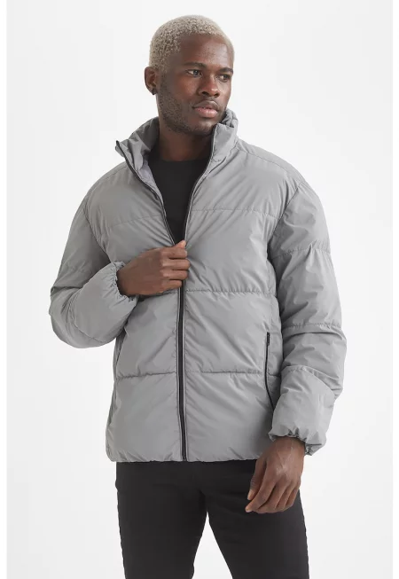 Зимно яке с висока яка и гофриран ефект