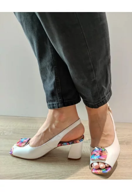 Елегантни дамски сандали  360007A 13-N бели