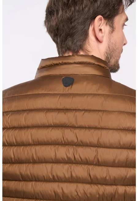 Капитониран - непромокаем и ветроустойчив елек