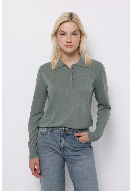 Пуловер с яка