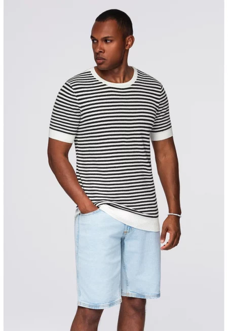 Раирана тениска