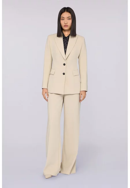 Сако с джобове с капаче