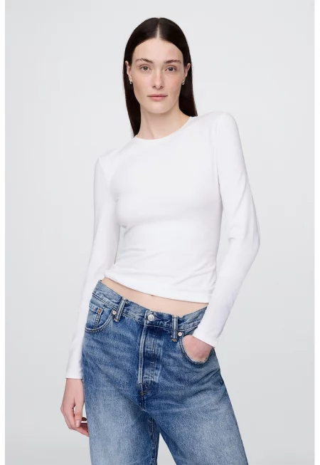 Слим блуза с овално деколте