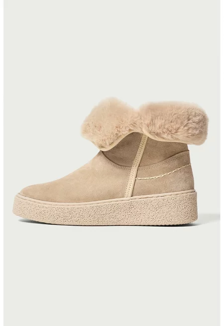 Велурени боти без закопчаване - Бежов