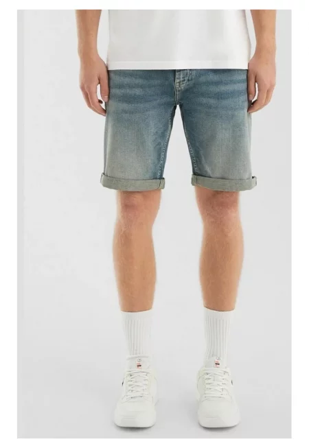 Мъжки дънкови шорти Q/S от s.Oliver - средно високи - тип „Джон“ - стандартна кройка - избелял вид - Син