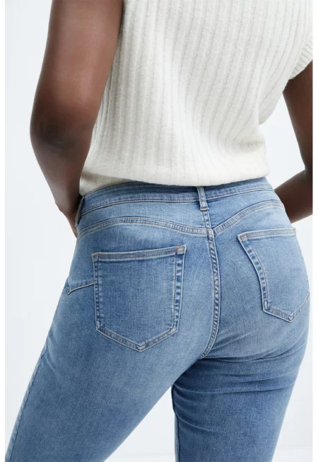 Скини дънки с повдигащ ефект