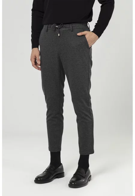 Скосен панталон над глезена