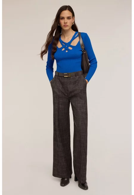 Слим блуза с рипс и кръстосано деколте