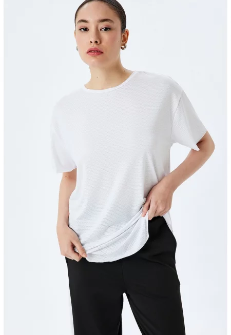 Тениска с релеф