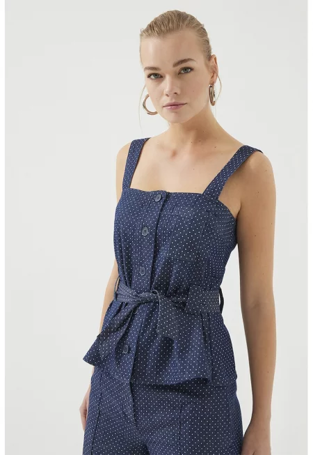 Блуза с квадратно деколте