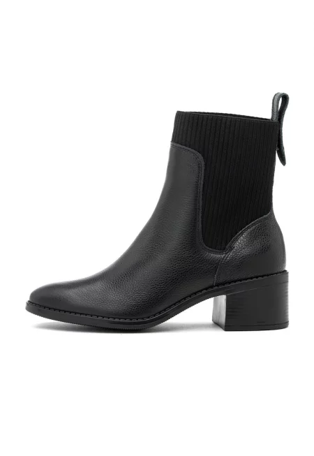 Боти от кожа и текстил