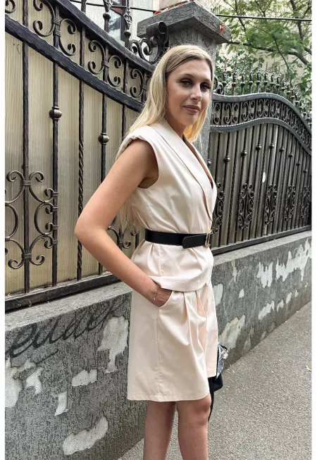 Къс панталон с басти - Светло бежово