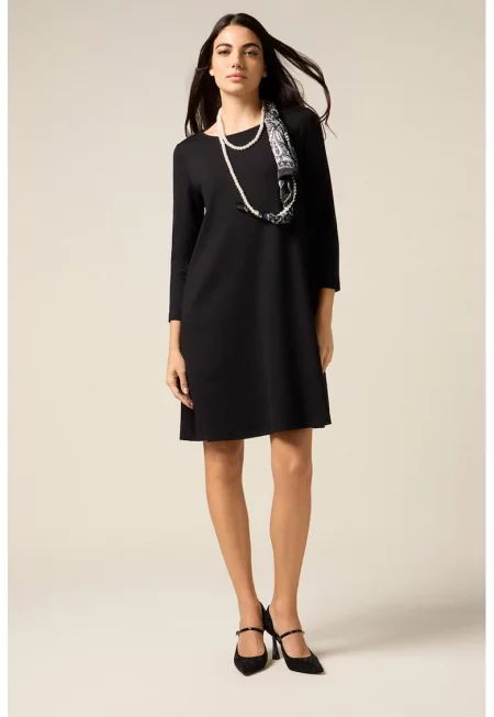 Къса разкроена рокля