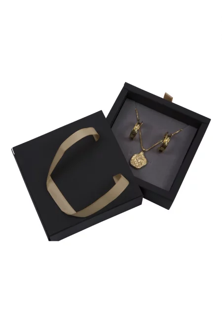 Колие и обеци