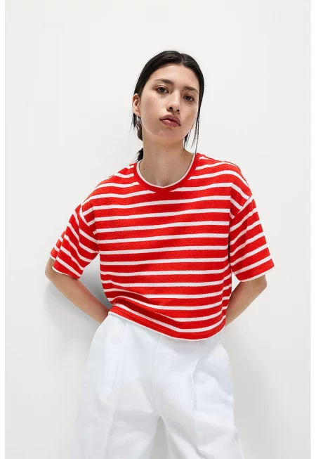 Раирана къса тениска