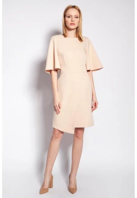 Рокля с асиметрична кройка и широки ръкави