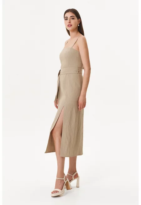 Рокля с лен със странични цепки