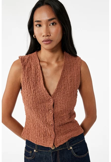 Шпиц елек с релеф