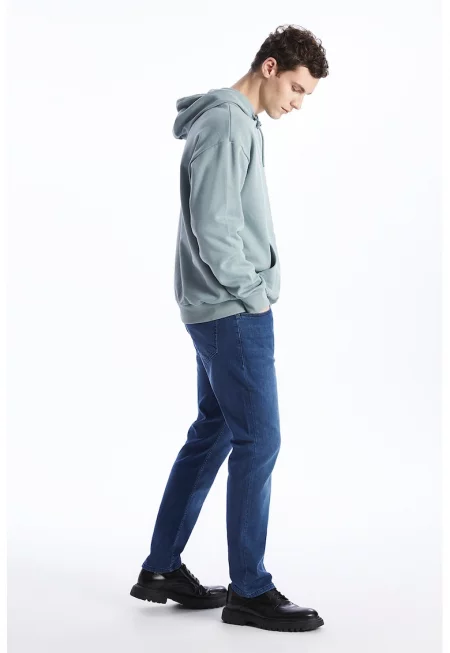 Слим дънки със захабен ефект