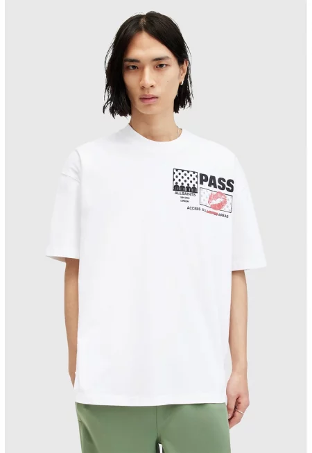 Уголемена тениска Pass с принт