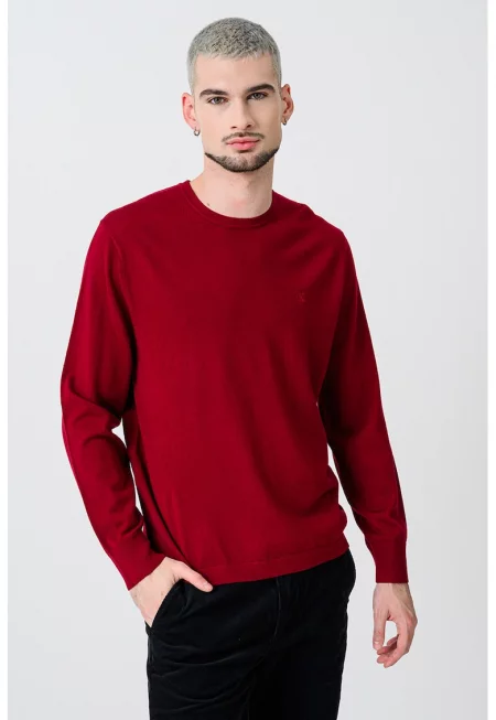 Вълнен пуловер с овално деколте - Тъмночервен