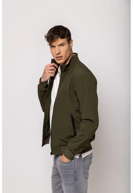 Яке Nesota със странични джобове