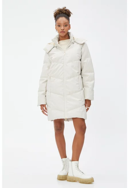 Зимно капитонирано яке с качулка