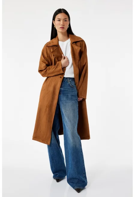 Дълго палто с копчета